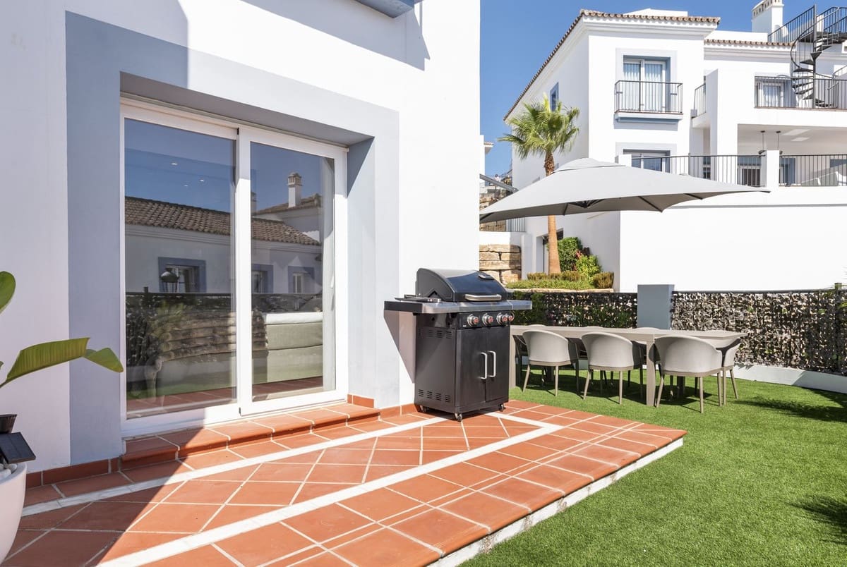 3 bedroom Apartment for sale in Benahavis with pool garage - € 599,500 (Ref: 10015875)