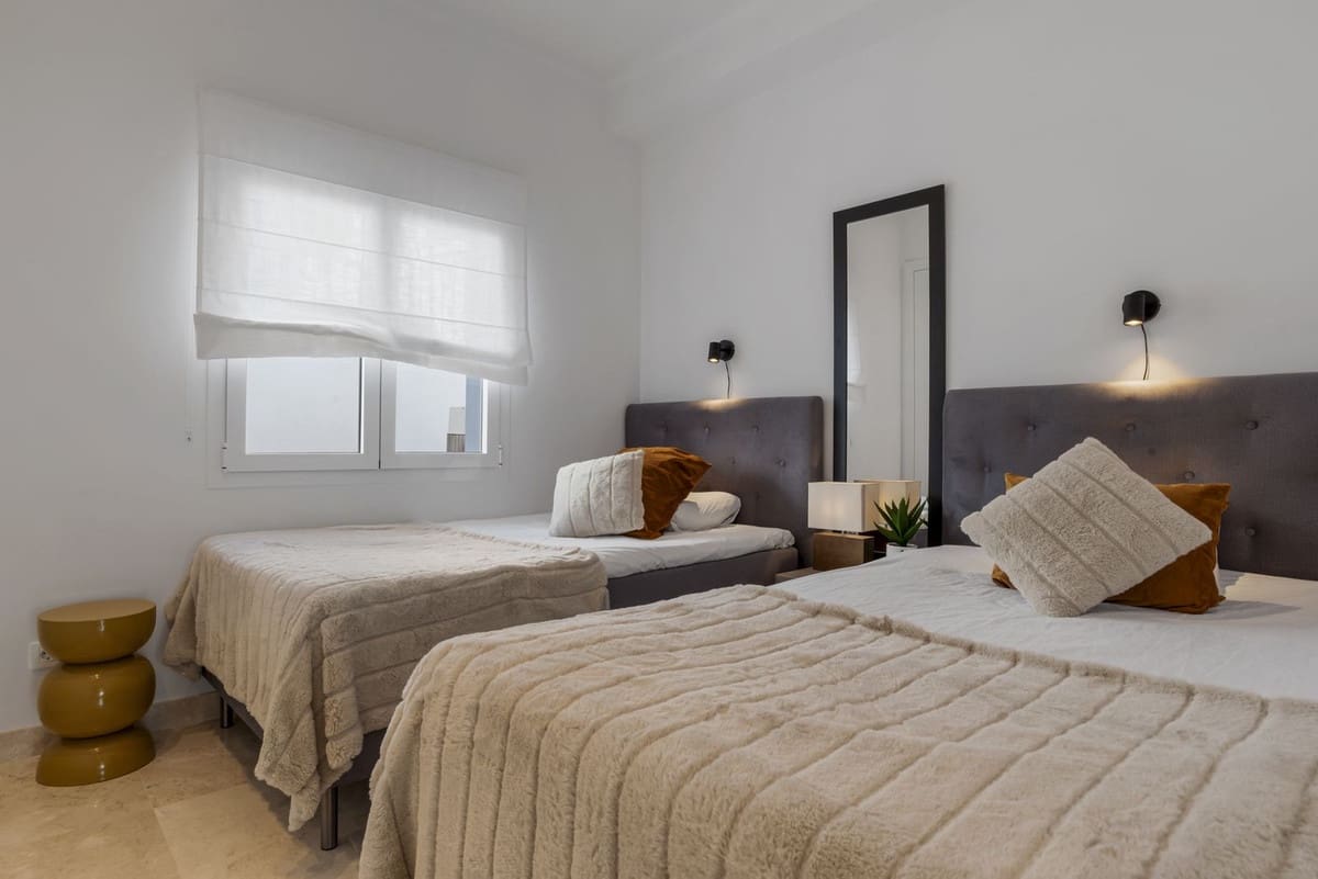 3 bedroom Apartment for sale in Benahavis with pool garage - € 599,500 (Ref: 10015875)