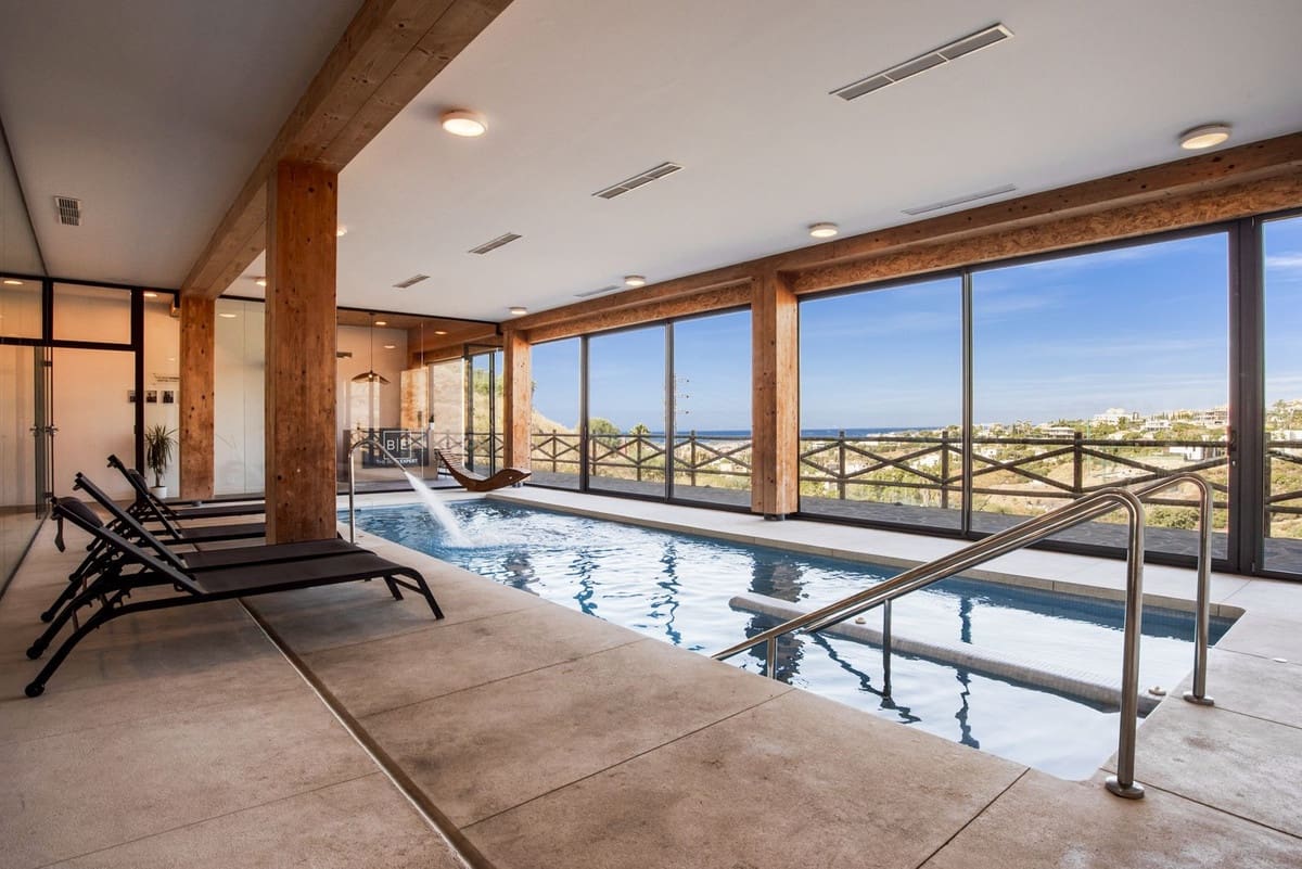 3 bedroom Apartment for sale in Benahavis with pool garage - € 599,500 (Ref: 10015875)