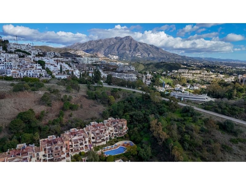 2 sypialnia Apartament na sprzedaż w Benahavis z basenem garażem - 649 000 € (Ref: 10015876)