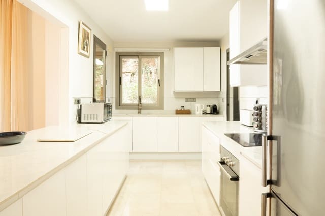 3 bedroom Apartment for sale in Benahavís with pool garage - € 630,000 (Ref: 10015877)
