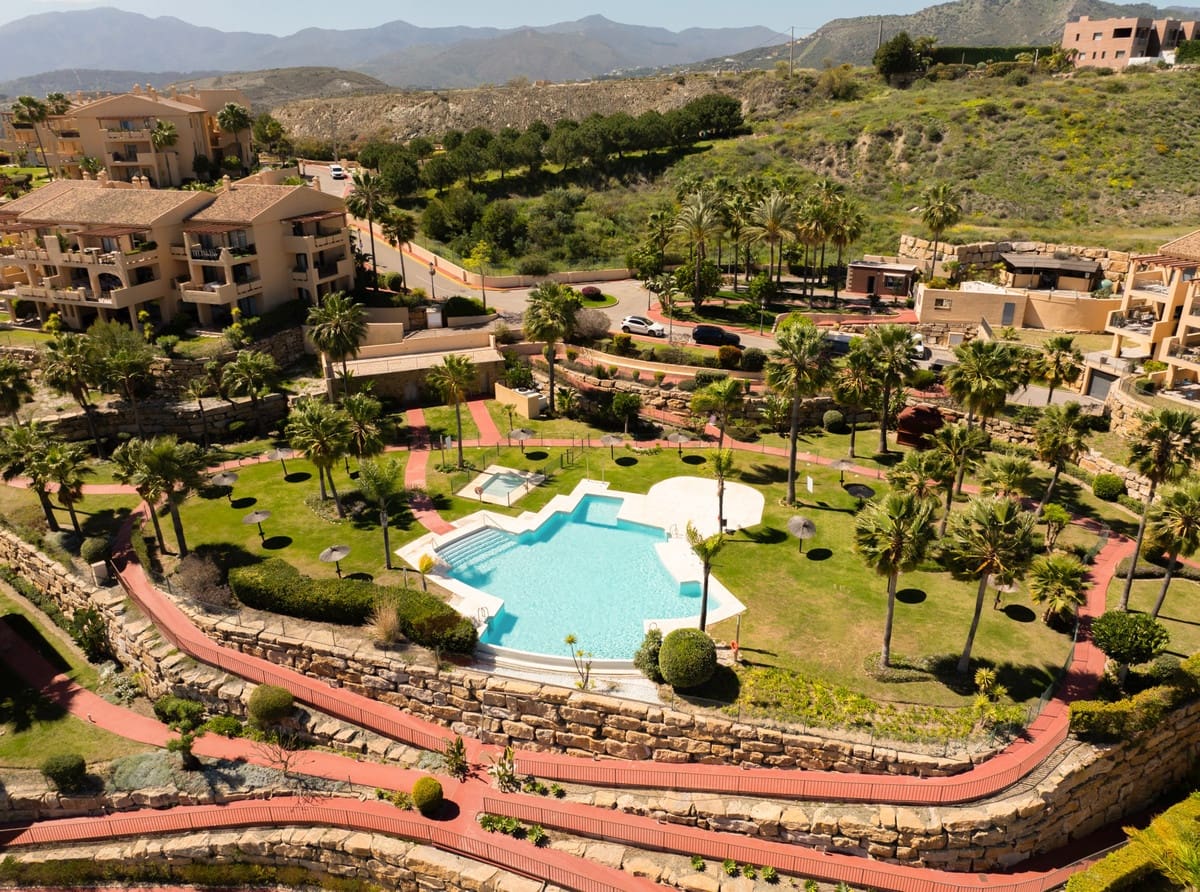 3 slaapkamer Appartement te koop in Benahavis met zwembad garage - € 630.000 (Ref: 10015877)