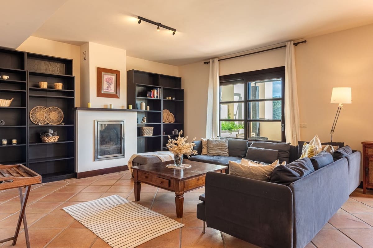 4 sypialnia Dom na sprzedaż w Benahavis z garażem - 598 000 € (Ref: 10015878)