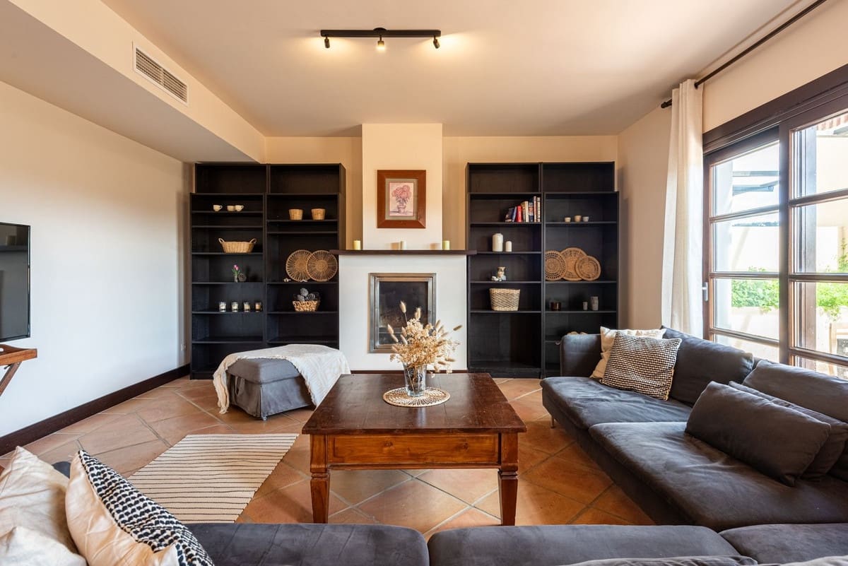 4 sypialnia Dom na sprzedaż w Benahavis z garażem - 598 000 € (Ref: 10015878)