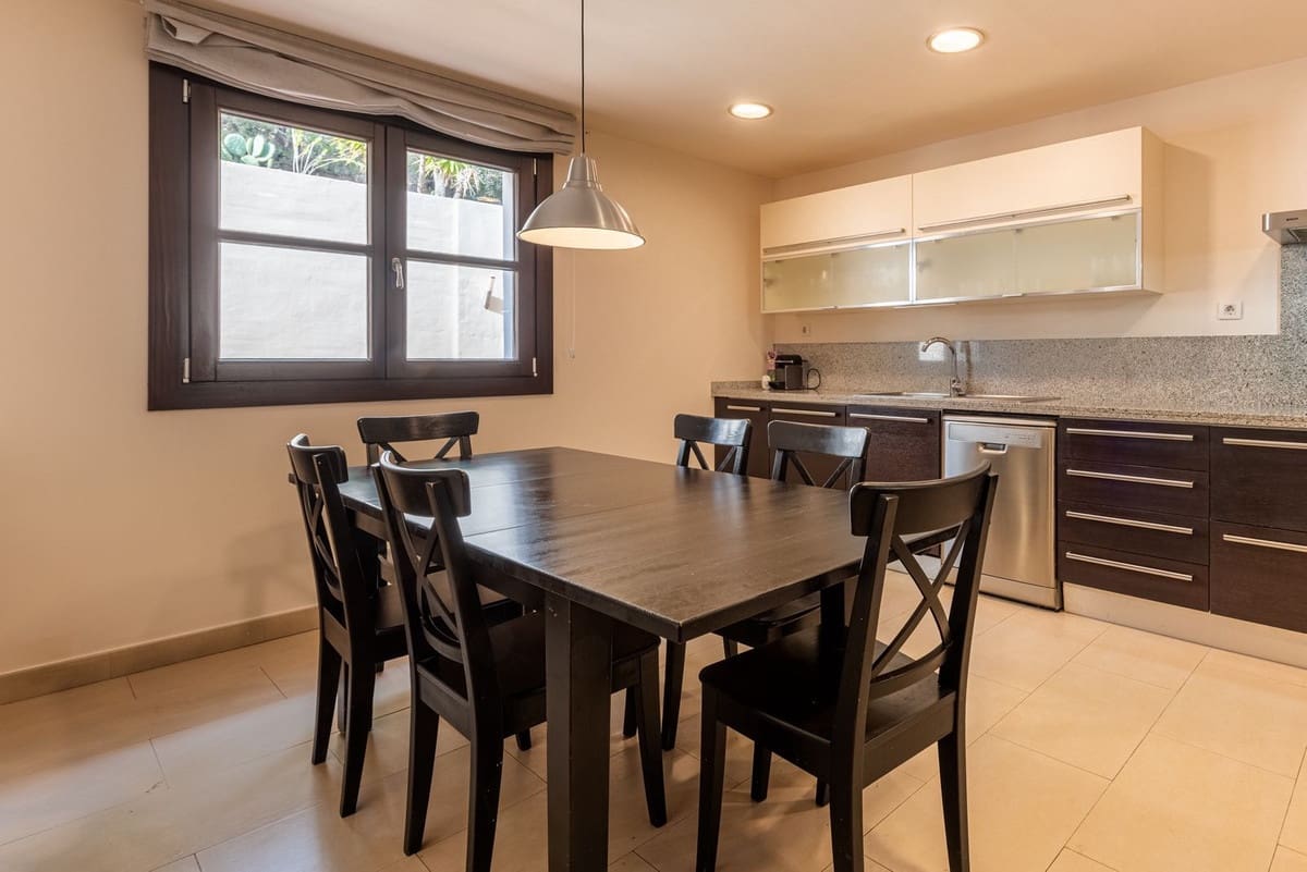 4 sypialnia Dom na sprzedaż w Benahavis z garażem - 598 000 € (Ref: 10015878)
