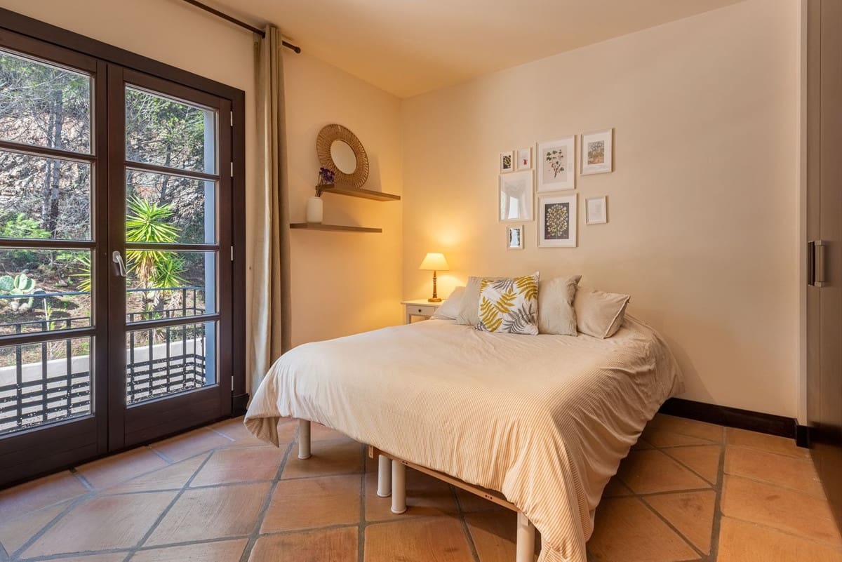 4 sypialnia Dom na sprzedaż w Benahavis z garażem - 598 000 € (Ref: 10015878)