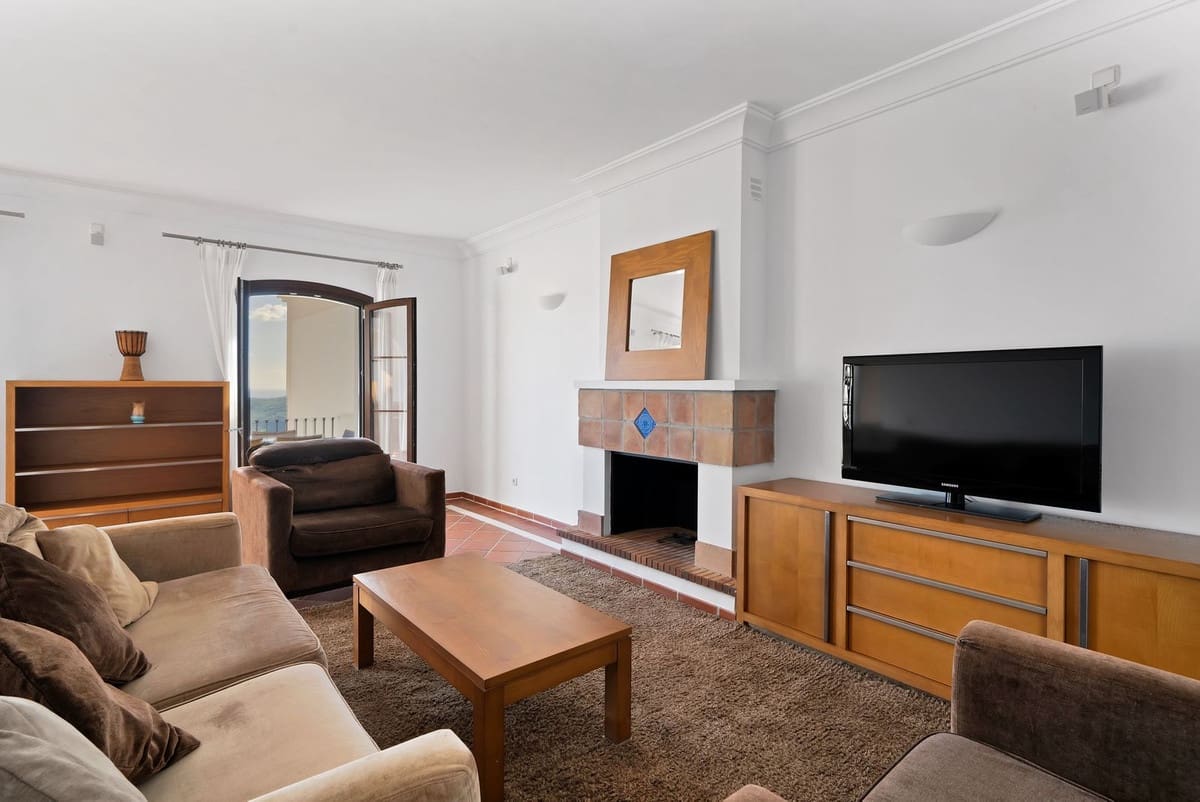 3 sypialnia Dom na sprzedaż w Benahavis z basenem garażem - 595 000 € (Ref: 10015880)