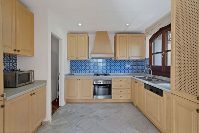 3 sovrum Hus till salu i Benahavís med pool garage - 595 000 € (Ref: 10015880)