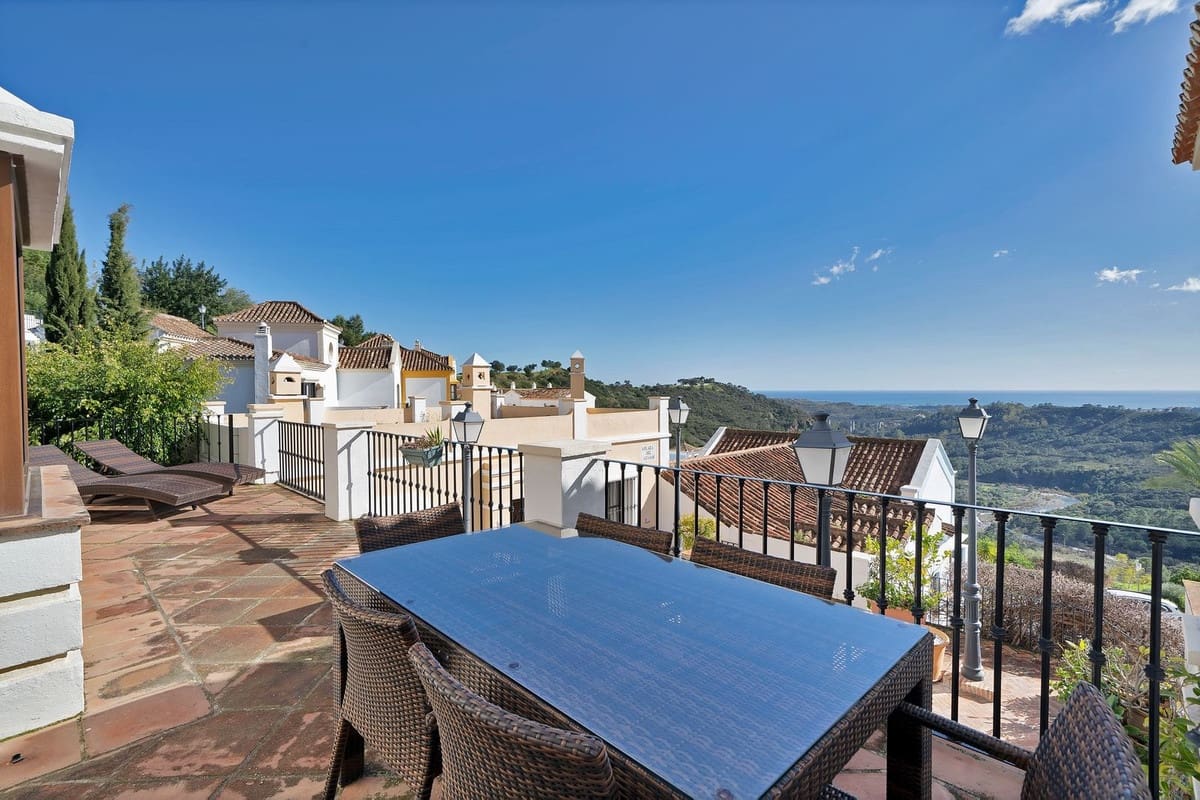 3 sypialnia Dom na sprzedaż w Benahavis z basenem garażem - 595 000 € (Ref: 10015880)