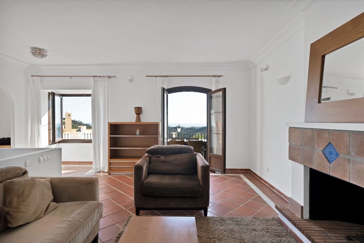 3 sypialnia Dom na sprzedaż w Benahavis z basenem garażem - 595 000 € (Ref: 10015880)