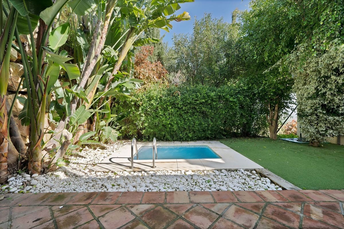 3 sypialnia Dom na sprzedaż w Benahavis z basenem garażem - 595 000 € (Ref: 10015880)