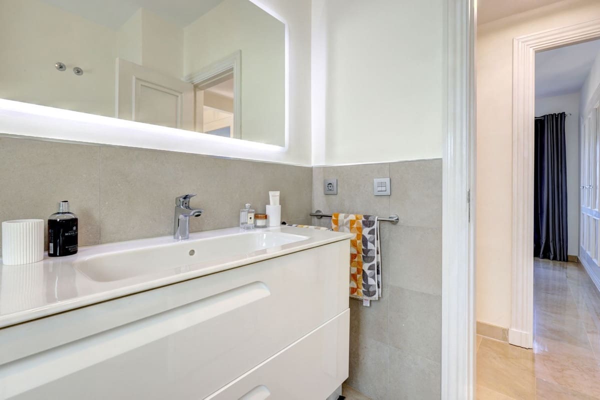 3 sypialnia Apartament na sprzedaż w La Quinta z basenem garażem - 595 000 € (Ref: 10015881)