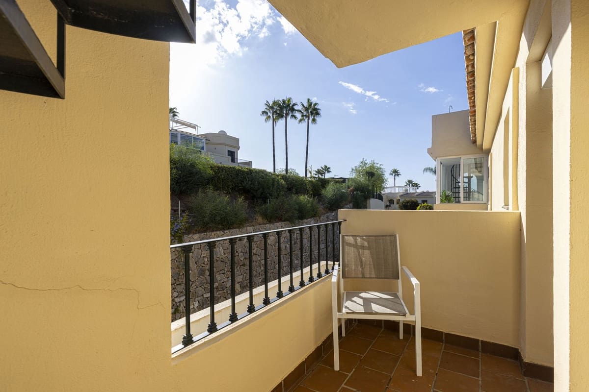 3 sypialnia Apartament na sprzedaż w La Quinta z basenem garażem - 595 000 € (Ref: 10015881)