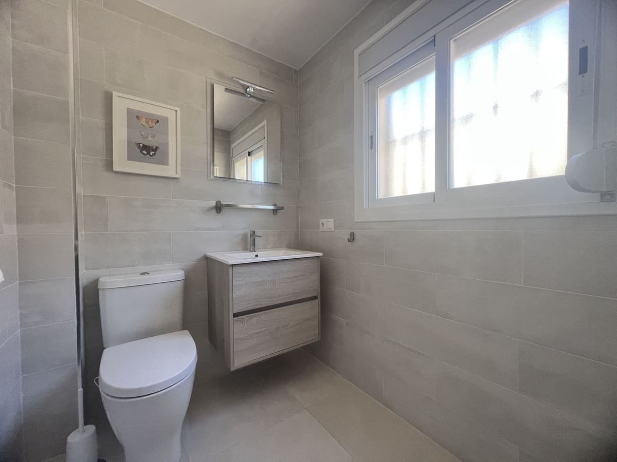 2 bedroom Apartment for sale in La Quinta with pool - € 635,000 (Ref: 10015882)