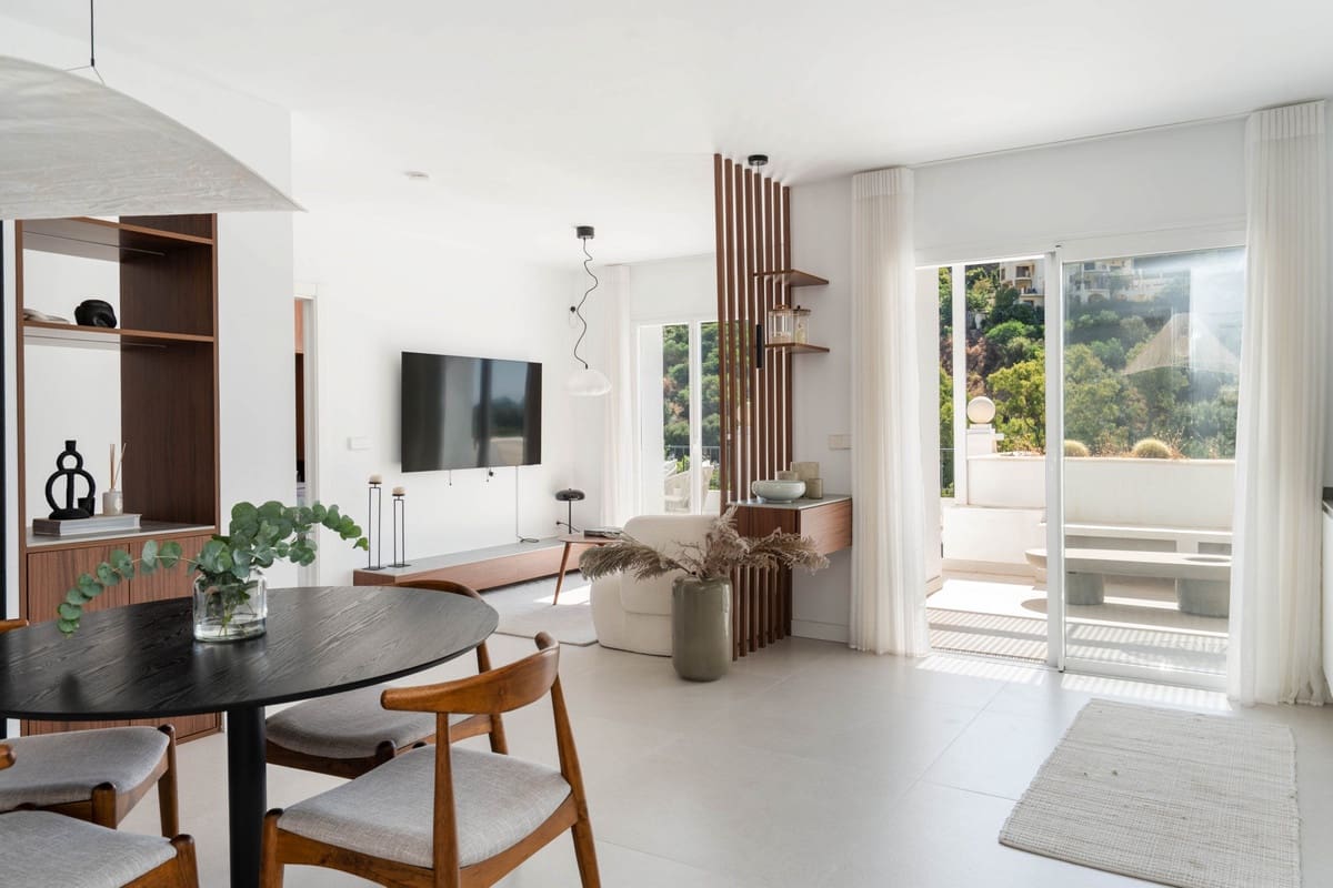 2 bedroom Apartment for sale in Benahavis with pool garage - € 595,000 (Ref: 10015883)