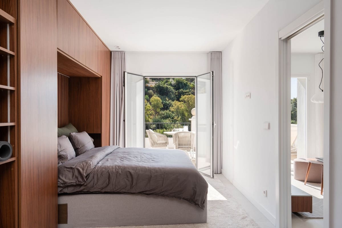 2 bedroom Apartment for sale in Benahavis with pool garage - € 595,000 (Ref: 10015883)