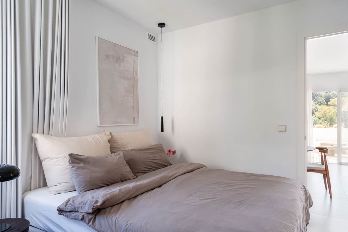 2 bedroom Apartment for sale in Benahavis with pool garage - € 595,000 (Ref: 10015883)