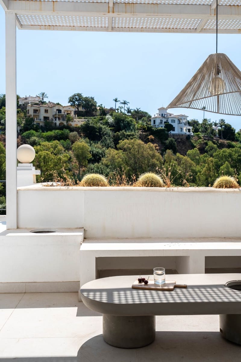 2 bedroom Apartment for sale in Benahavis with pool garage - € 595,000 (Ref: 10015883)