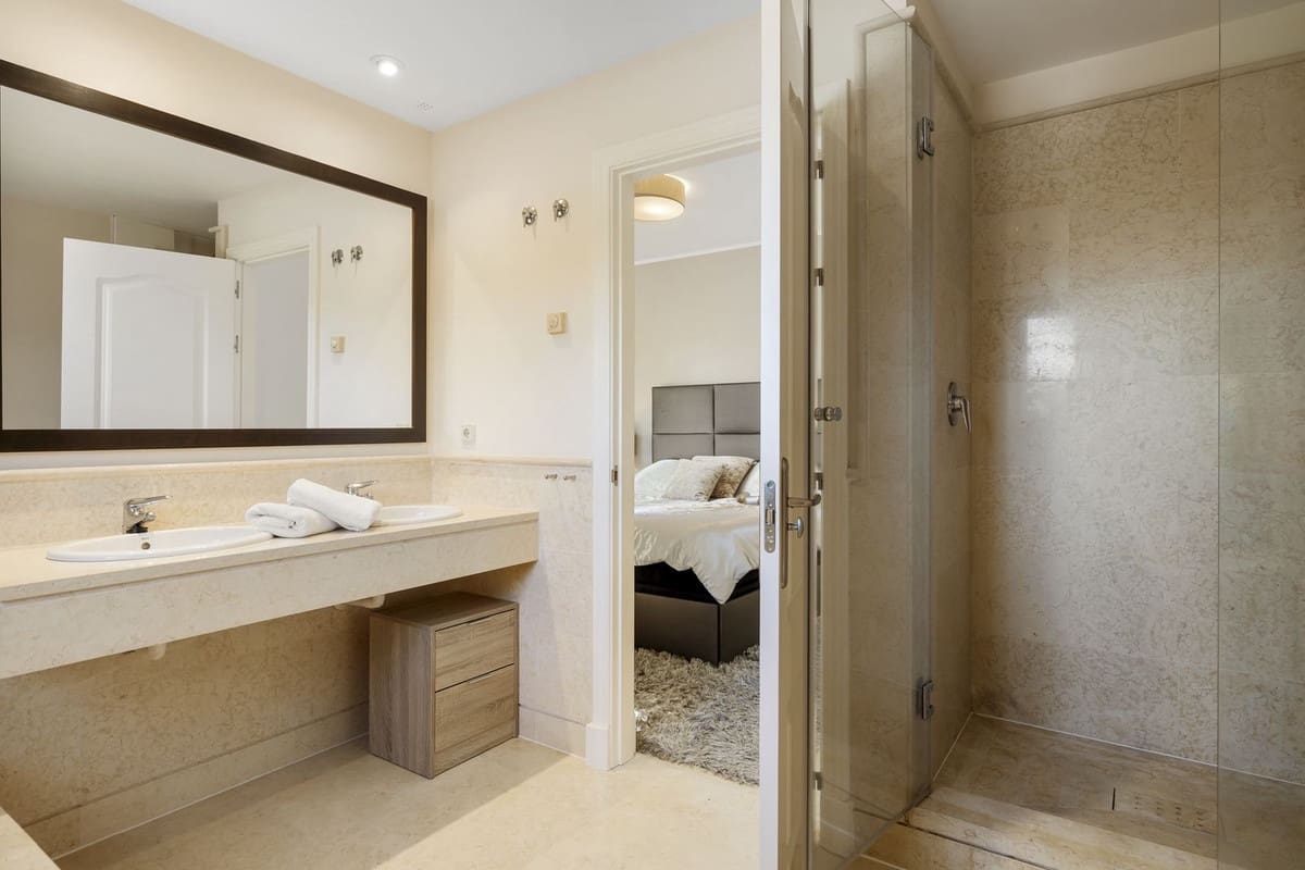 2 quarto Apartamento para venda em Benahavis com piscina garagem - 549 500 € (Ref: 10015885)