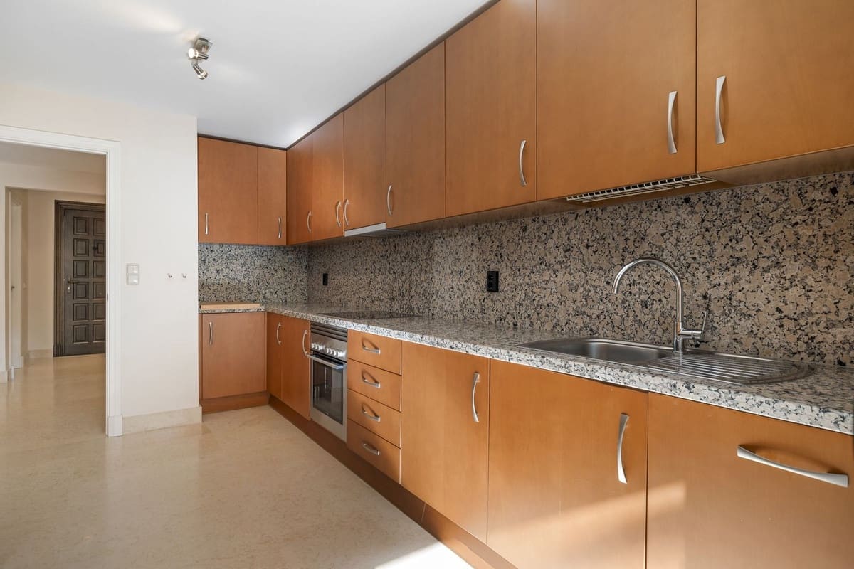 2 quarto Apartamento para venda em Benahavis com piscina garagem - 549 500 € (Ref: 10015885)