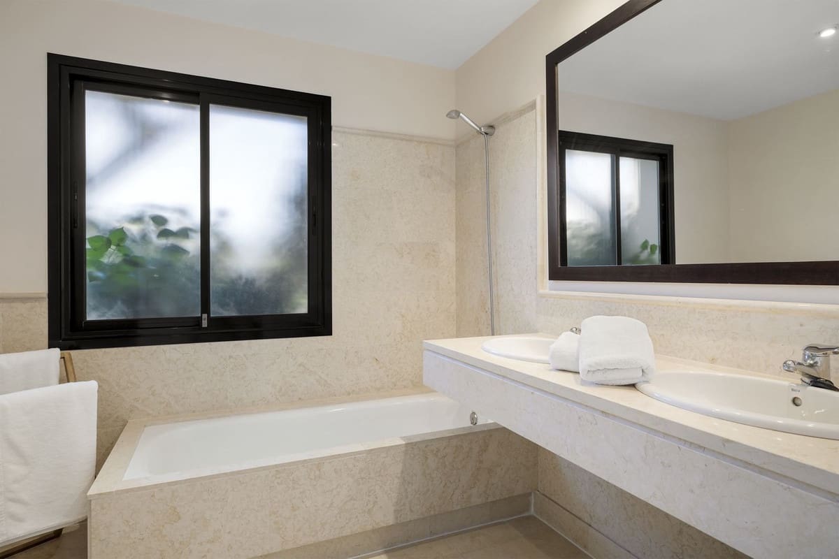 2 quarto Apartamento para venda em Benahavis com piscina garagem - 549 500 € (Ref: 10015885)