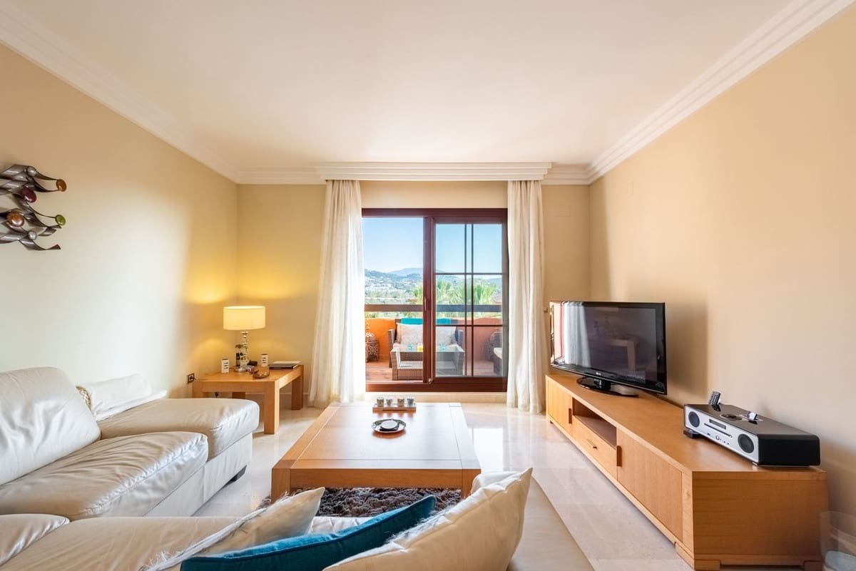 3 bedroom Apartment for sale in Benahavis with pool garage - € 549,000 (Ref: 10015886)