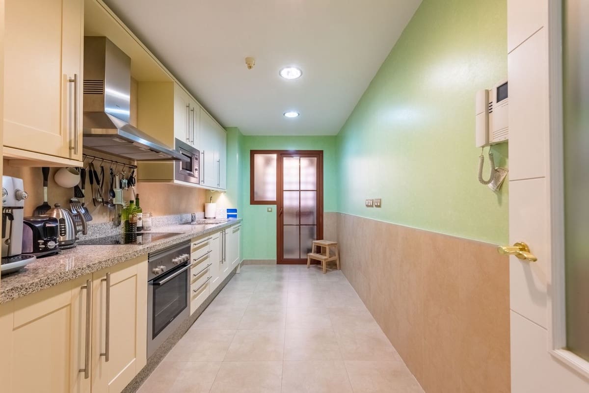 3 bedroom Apartment for sale in Benahavis with pool garage - € 549,000 (Ref: 10015886)