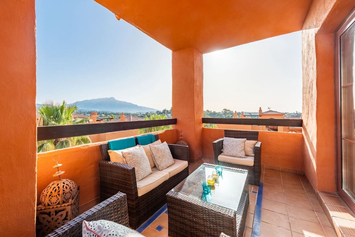 3 bedroom Apartment for sale in Benahavis with pool garage - € 549,000 (Ref: 10015886)