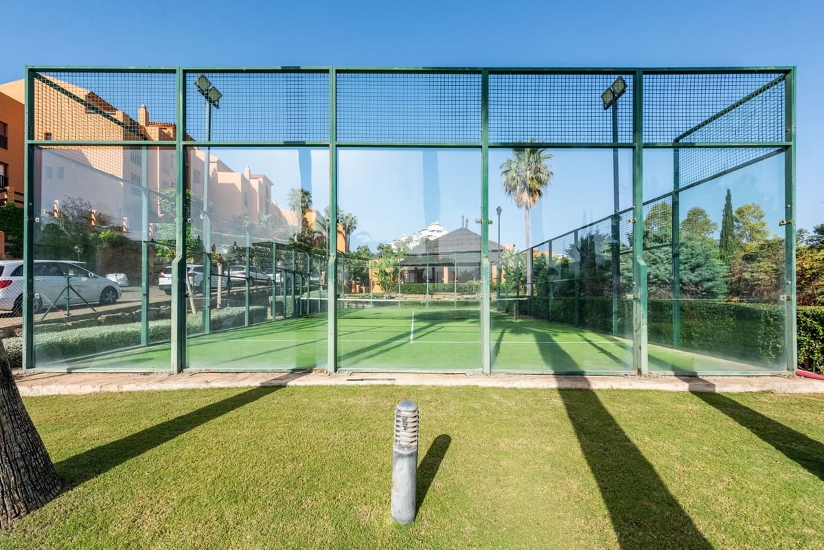 3 bedroom Apartment for sale in Benahavis with pool garage - € 549,000 (Ref: 10015886)
