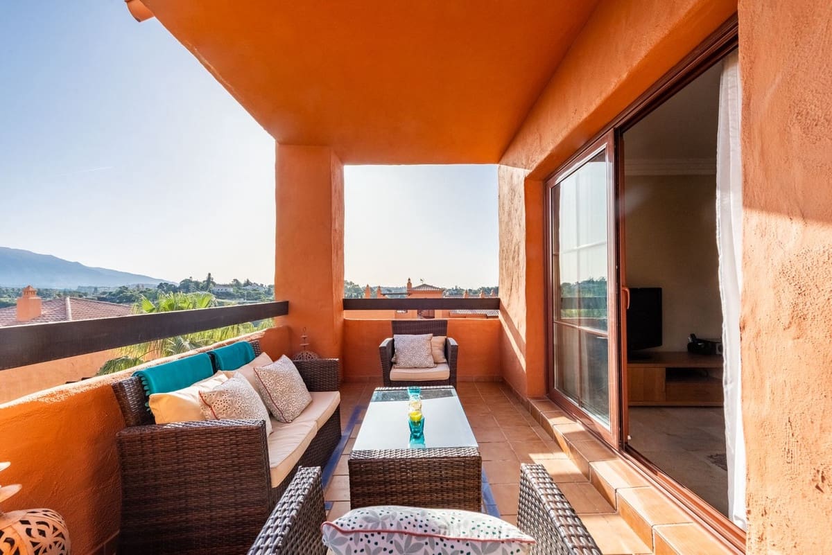 3 bedroom Apartment for sale in Benahavis with pool garage - € 549,000 (Ref: 10015886)
