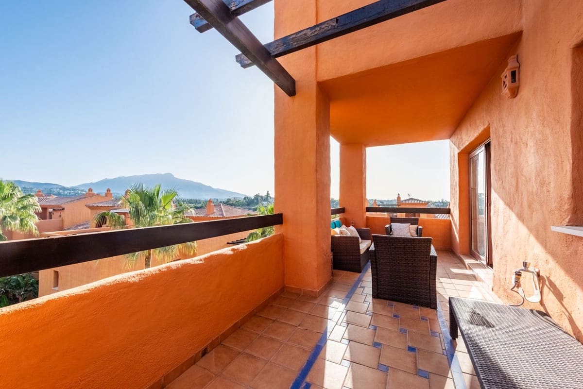 3 bedroom Apartment for sale in Benahavis with pool garage - € 549,000 (Ref: 10015886)