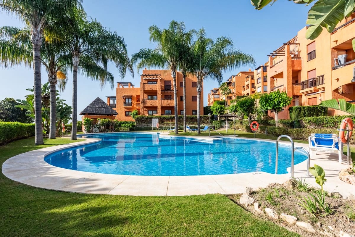 3 bedroom Apartment for sale in Benahavis with pool garage - € 549,000 (Ref: 10015886)