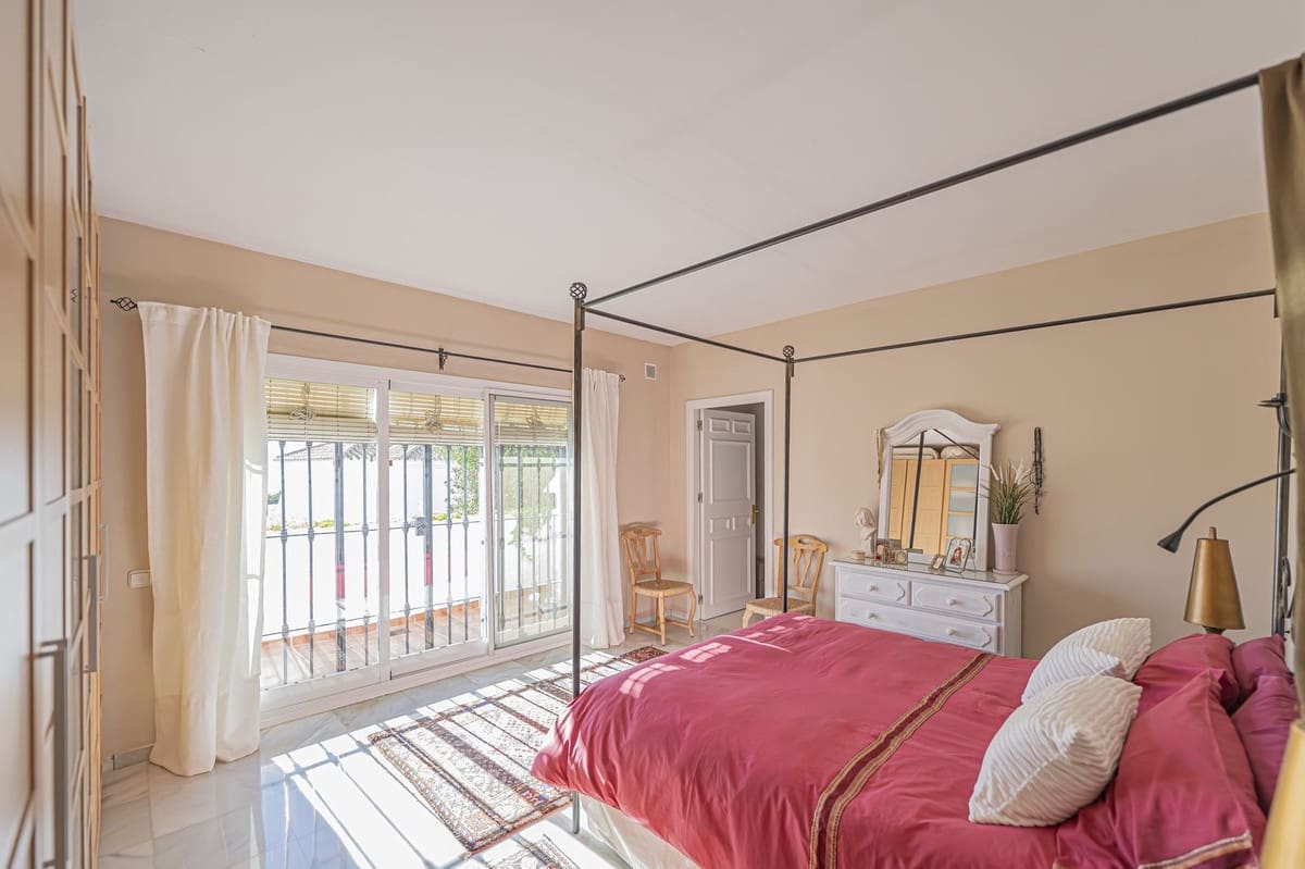 2 soverom Leilighet til salgs i Benahavis med svømmebasseng - € 535 000 (Ref: 10015888)