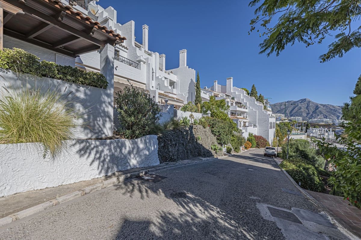 2 soverom Leilighet til salgs i Benahavis med svømmebasseng - € 535 000 (Ref: 10015888)