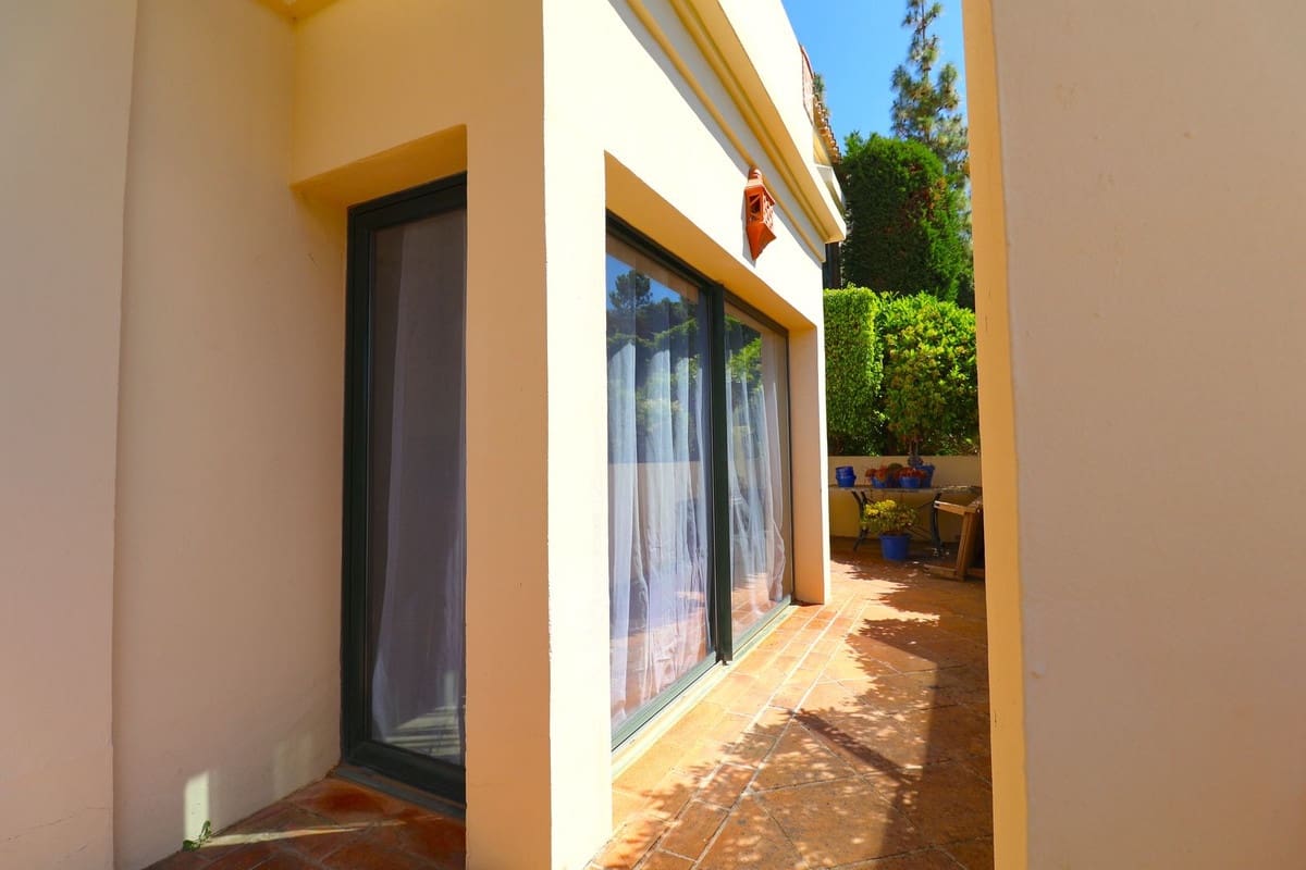 2 chambre Appartement à vendre à Benahavis avec piscine garage - 535 000 € (Ref: 10015889)