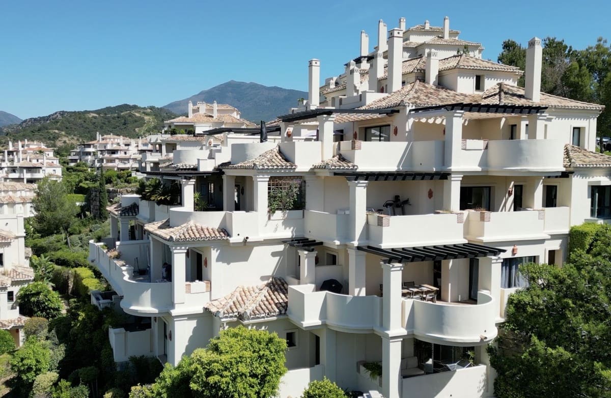 2 chambre Appartement à vendre à Benahavis avec piscine garage - 535 000 € (Ref: 10015889)