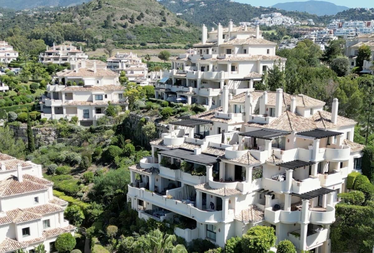 2 chambre Appartement à vendre à Benahavis avec piscine garage - 535 000 € (Ref: 10015889)