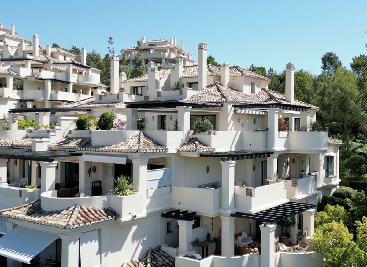 2 chambre Appartement à vendre à Benahavis avec piscine garage - 535 000 € (Ref: 10015889)