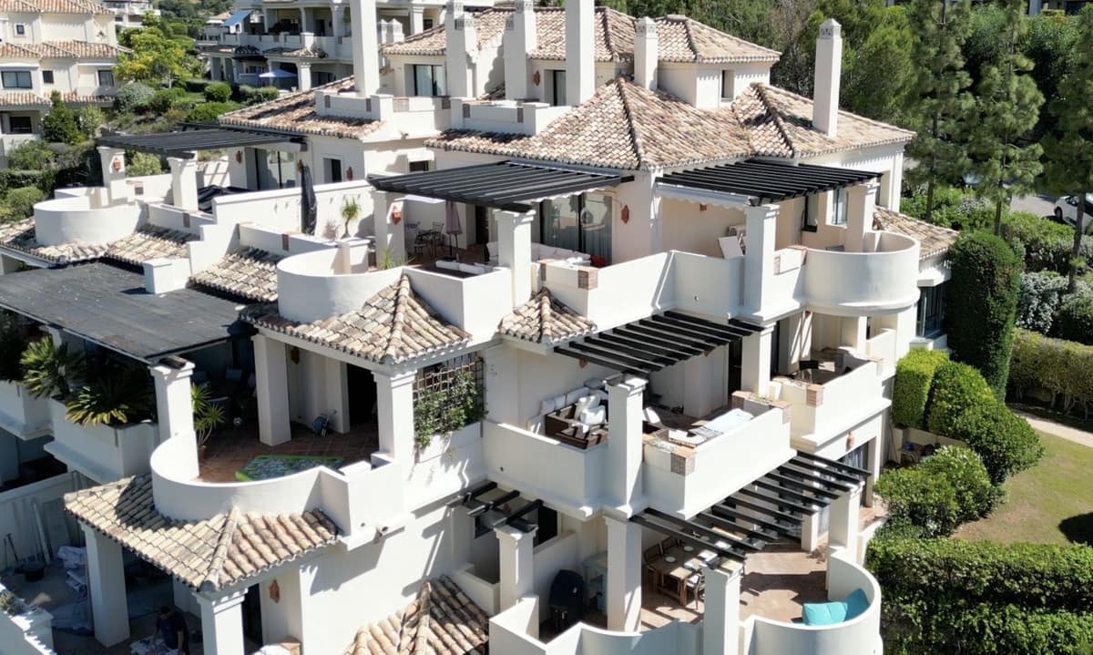 2 chambre Appartement à vendre à Benahavis avec piscine garage - 535 000 € (Ref: 10015889)
