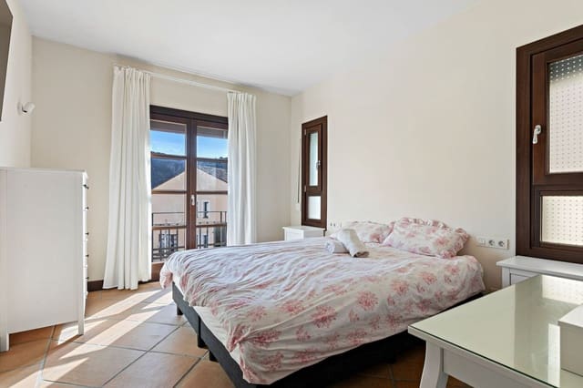4 chambre Maison de Ville à vendre à Benahavís avec piscine garage - 525 000 € (Ref: 10015890)