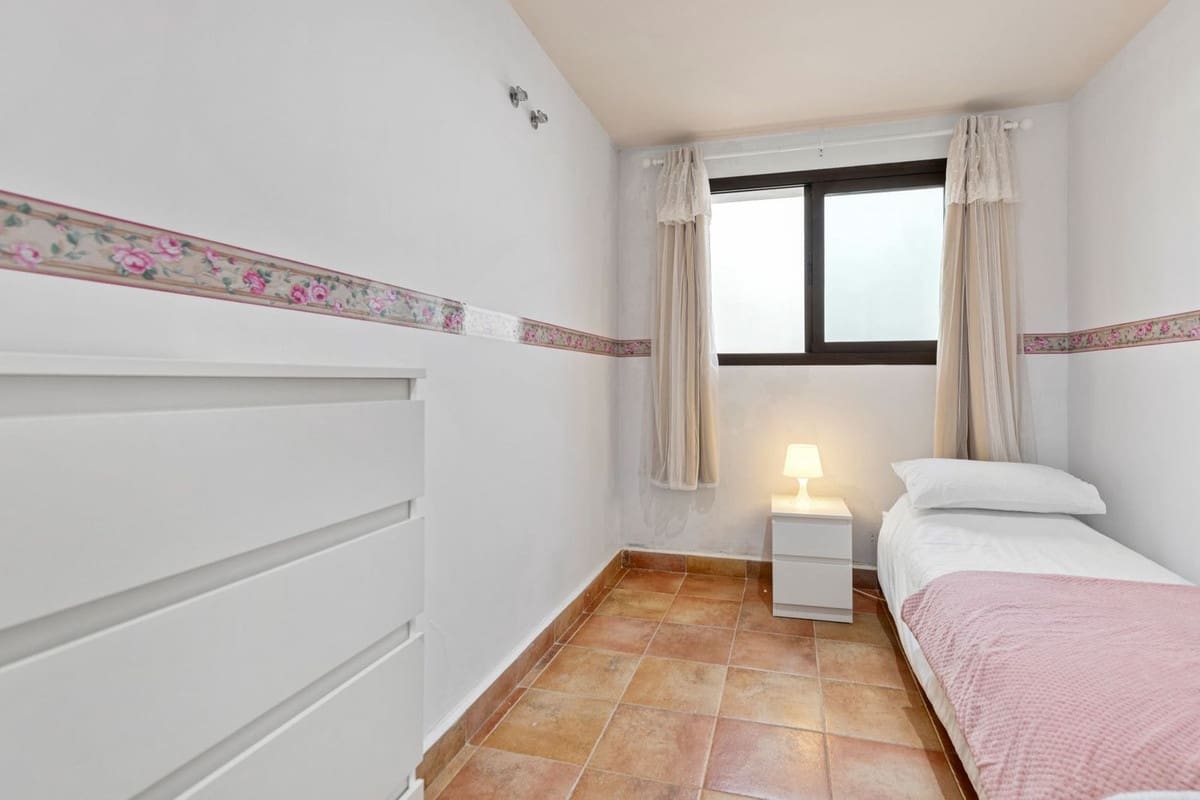 4 sypialnia Dom na sprzedaż w Benahavis z basenem garażem - 525 000 € (Ref: 10015890)