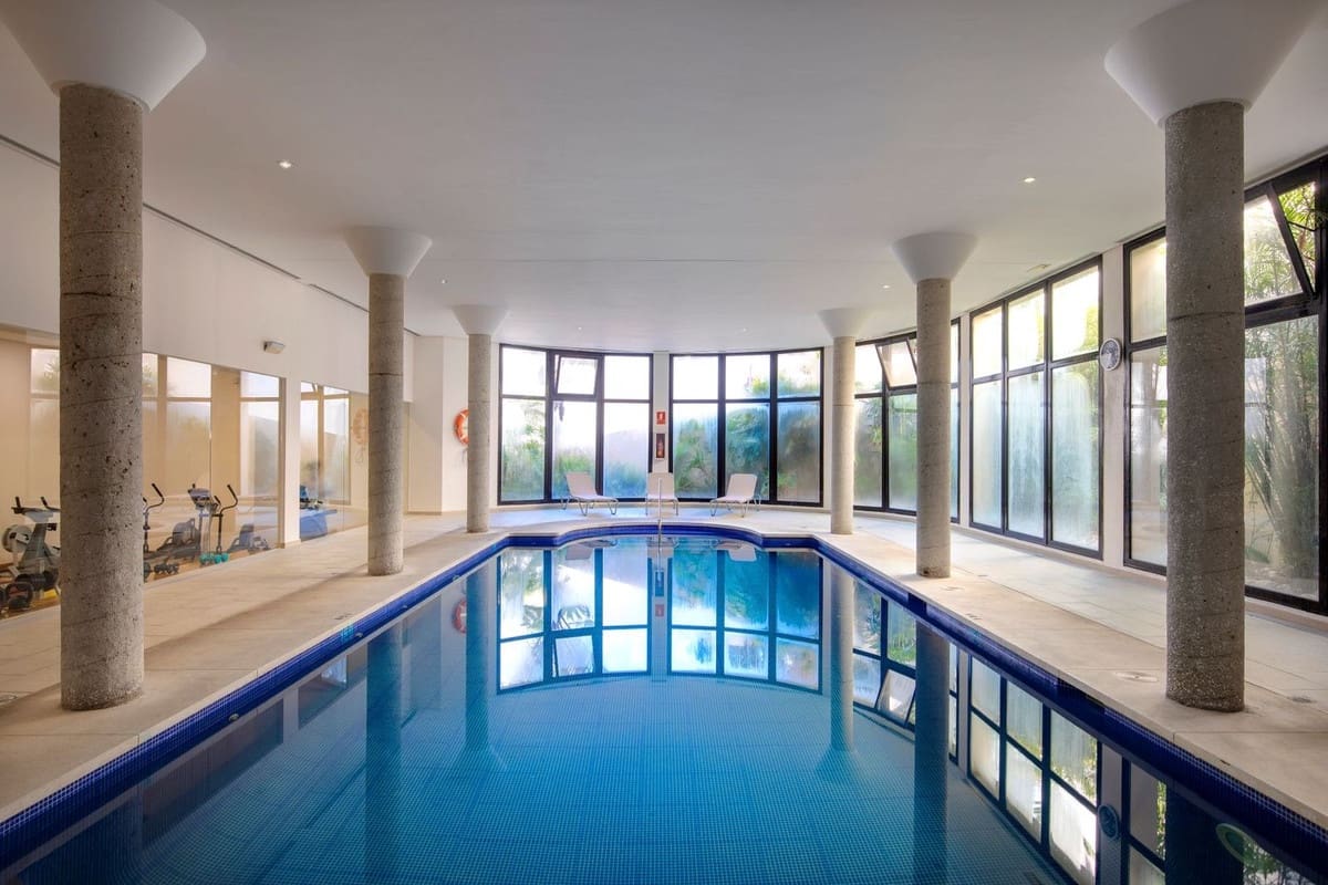 4 sypialnia Dom na sprzedaż w Benahavis z basenem garażem - 525 000 € (Ref: 10015890)