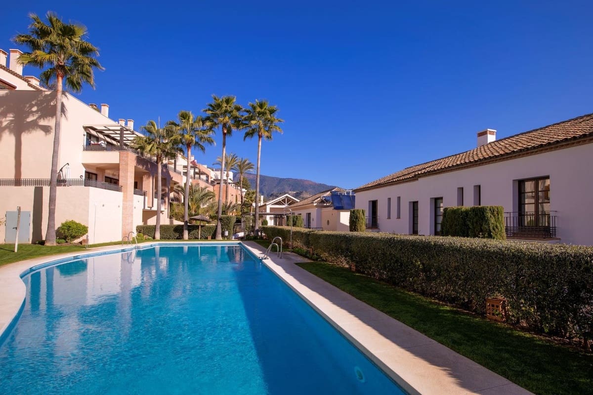 4 sypialnia Dom na sprzedaż w Benahavis z basenem garażem - 525 000 € (Ref: 10015890)