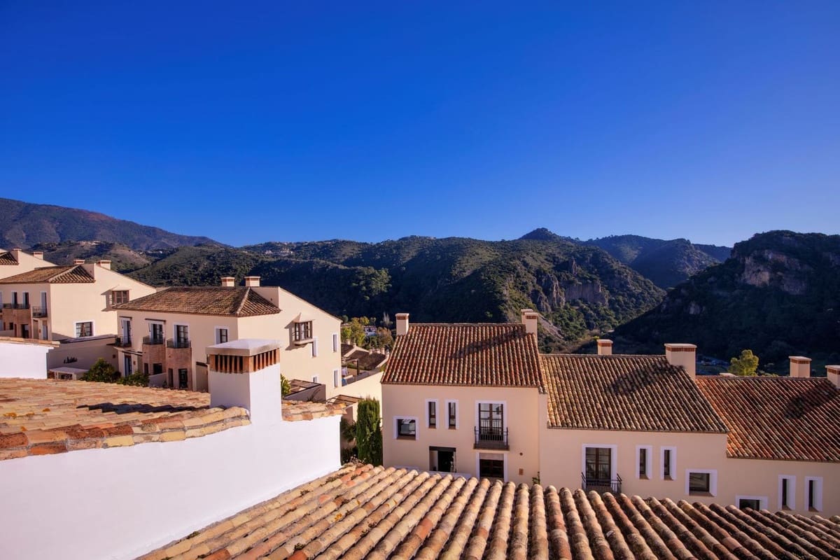 4 sypialnia Dom na sprzedaż w Benahavis z basenem garażem - 525 000 € (Ref: 10015890)