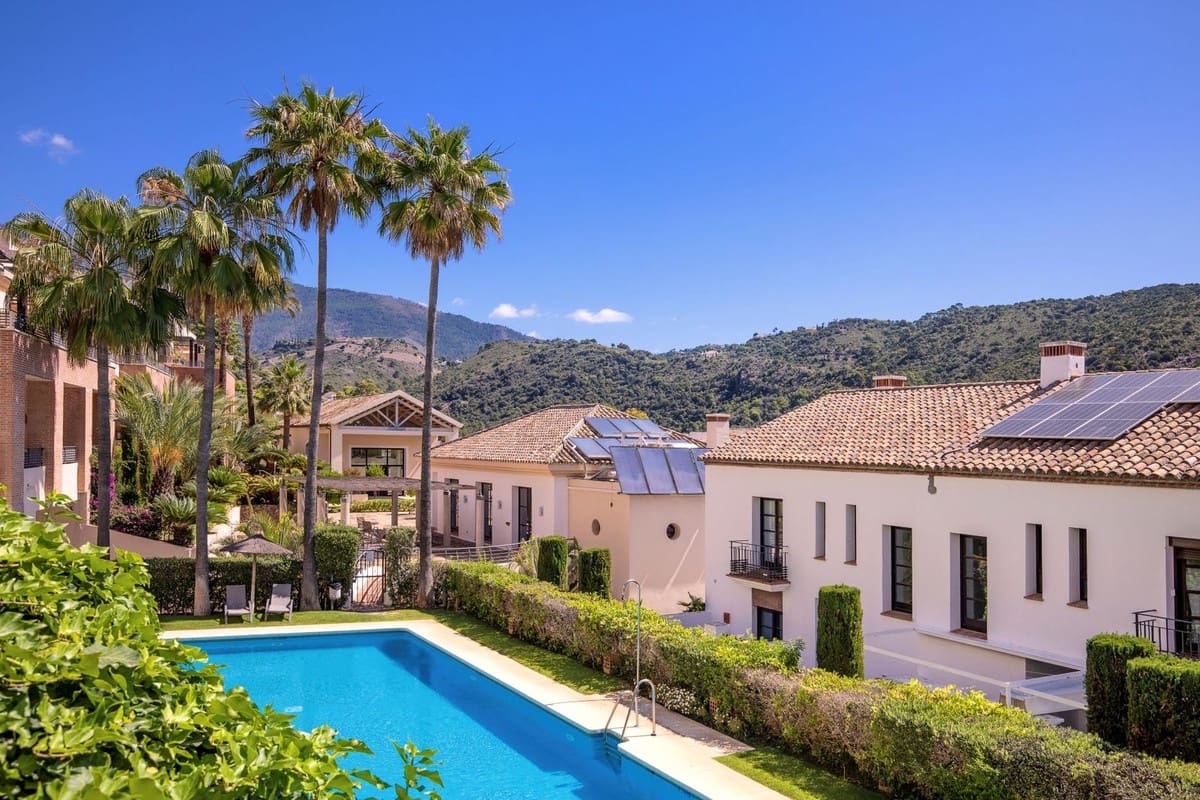 4 sypialnia Dom na sprzedaż w Benahavis z basenem garażem - 525 000 € (Ref: 10015890)