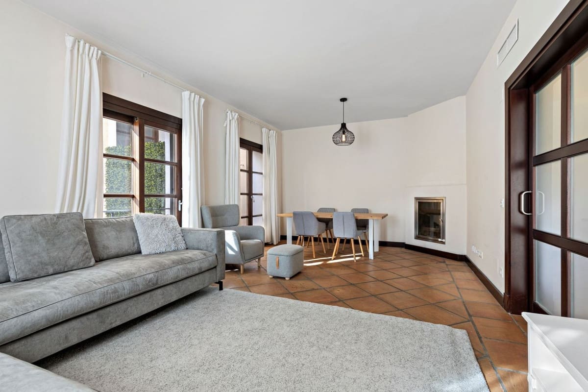 4 sypialnia Dom na sprzedaż w Benahavis z basenem garażem - 525 000 € (Ref: 10015890)