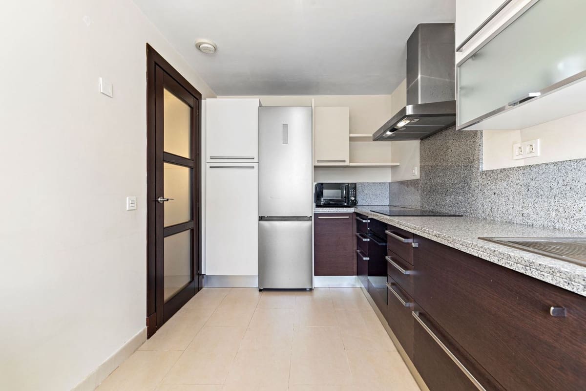 4 sypialnia Dom na sprzedaż w Benahavis z basenem garażem - 525 000 € (Ref: 10015890)
