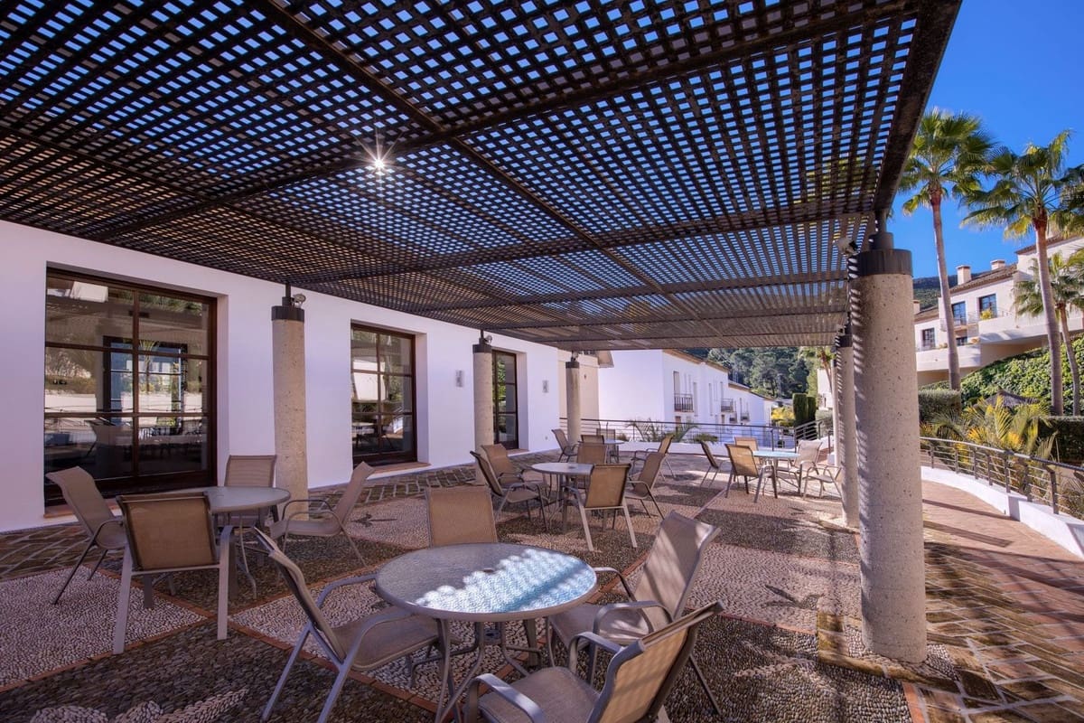 4 sypialnia Dom na sprzedaż w Benahavis z basenem garażem - 525 000 € (Ref: 10015890)