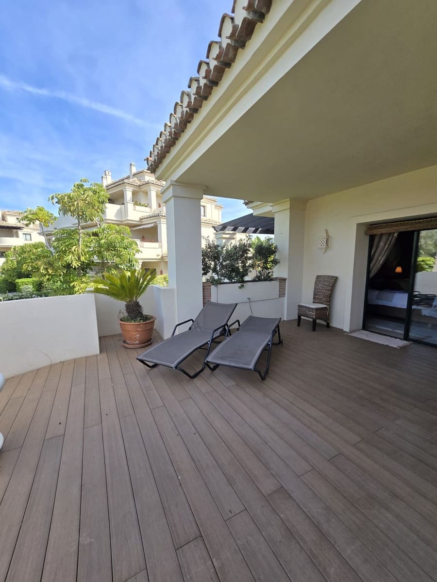 2 soverom Leilighet til salgs i Benahavis med svømmebasseng garasje - € 850 000 (Ref: 10016546)