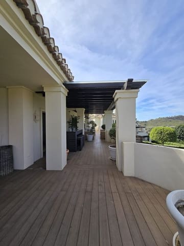 2 bedroom Apartment for sale in Benahavís with pool garage - € 850,000 (Ref: 10016546)